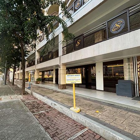 Extremeli Suites Manila Powered By Cocotel Exteriör bild