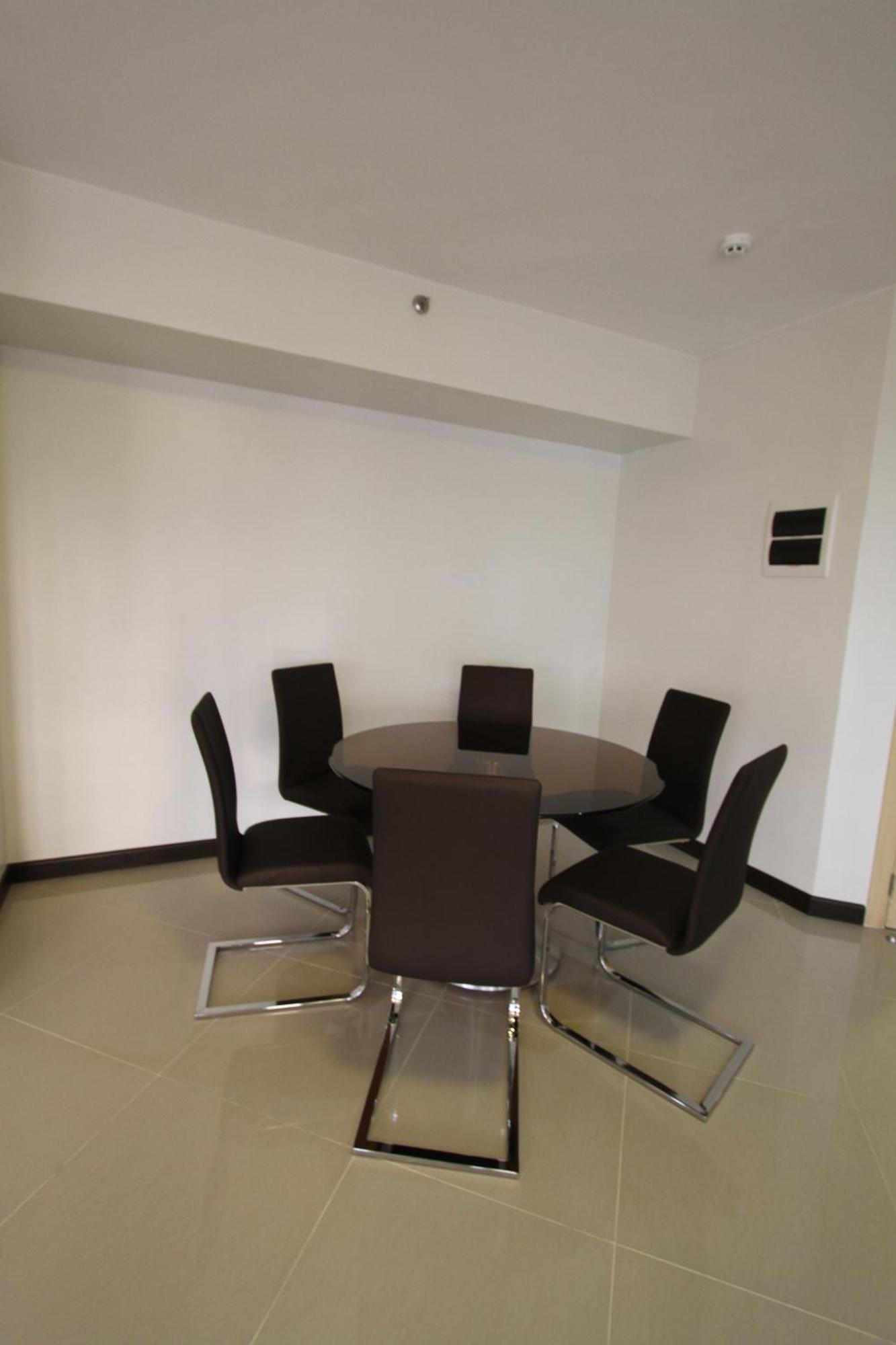Extremeli Suites Manila Powered By Cocotel Rum bild