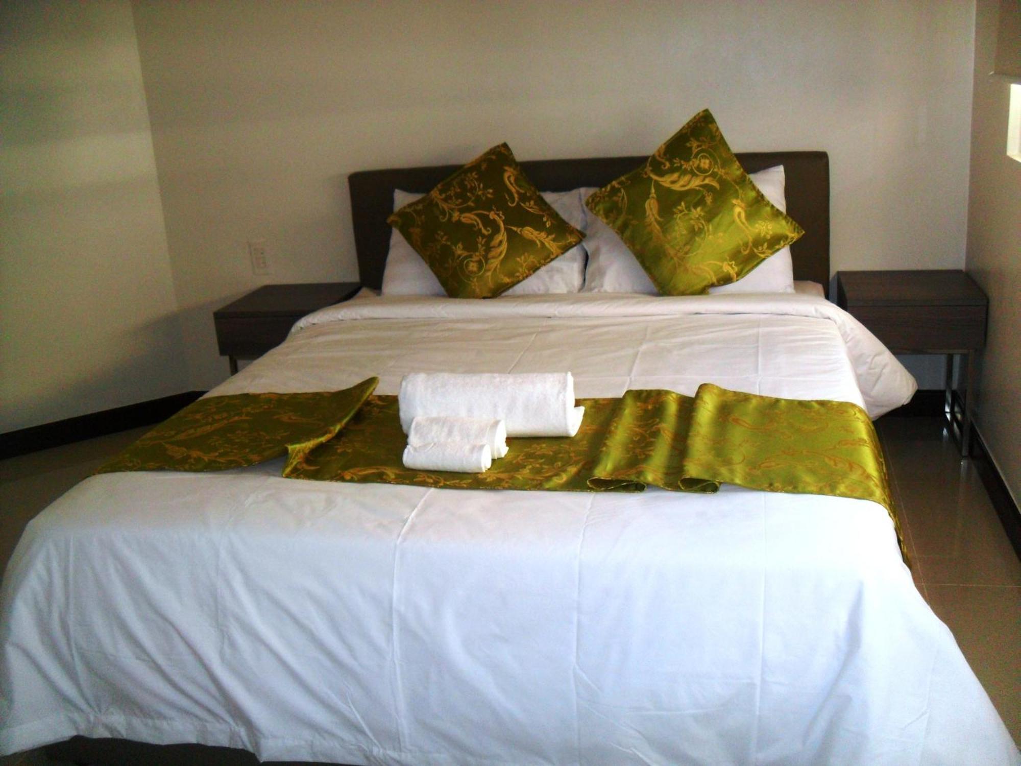 Extremeli Suites Manila Powered By Cocotel Rum bild