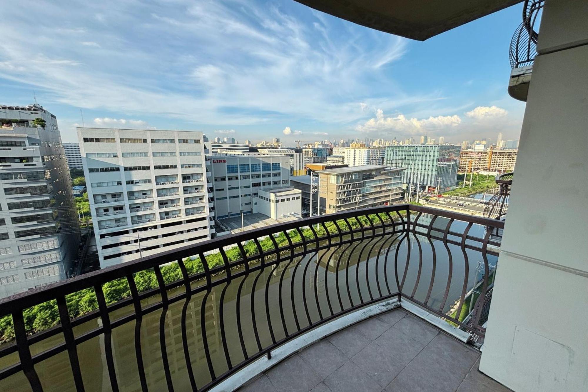 Extremeli Suites Manila Powered By Cocotel Exteriör bild
