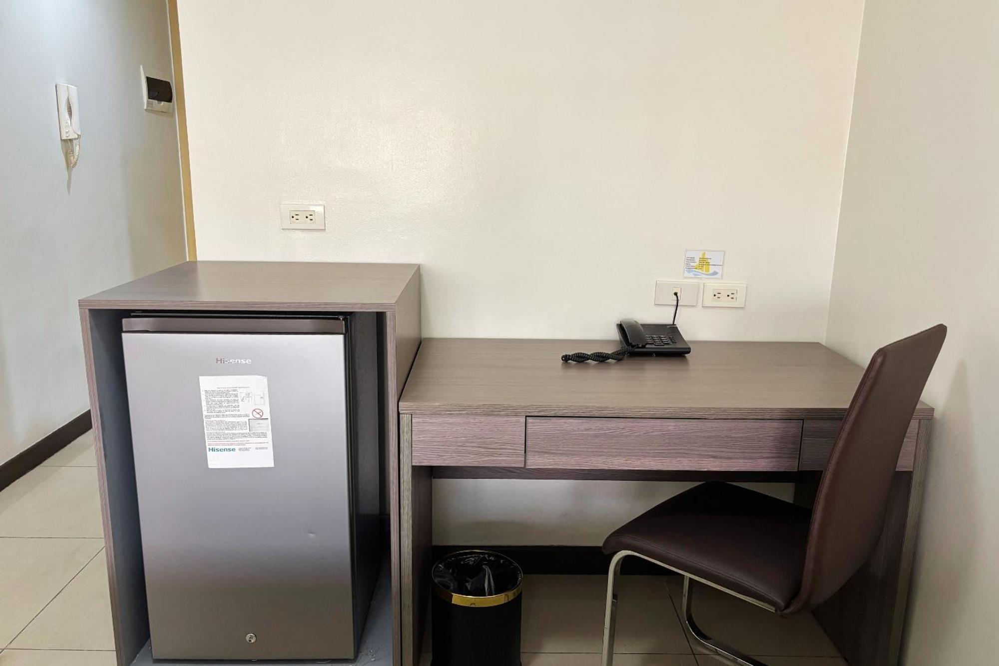 Extremeli Suites Manila Powered By Cocotel Rum bild