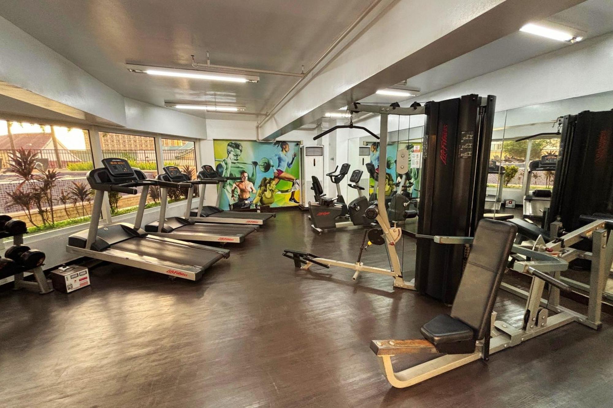 Extremeli Suites Manila Powered By Cocotel Exteriör bild