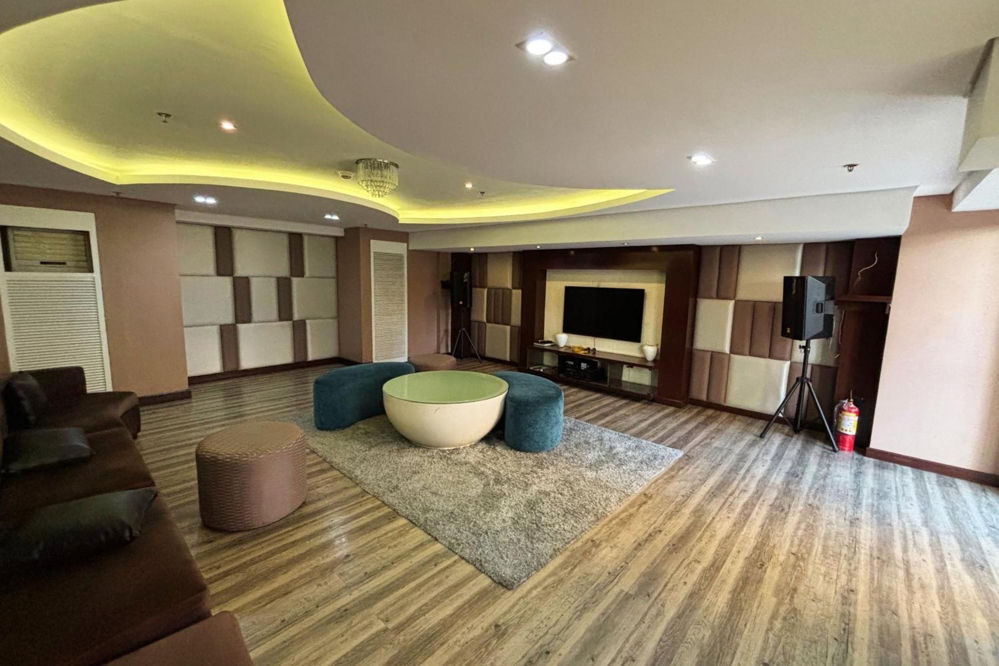 Extremeli Suites Manila Powered By Cocotel Exteriör bild