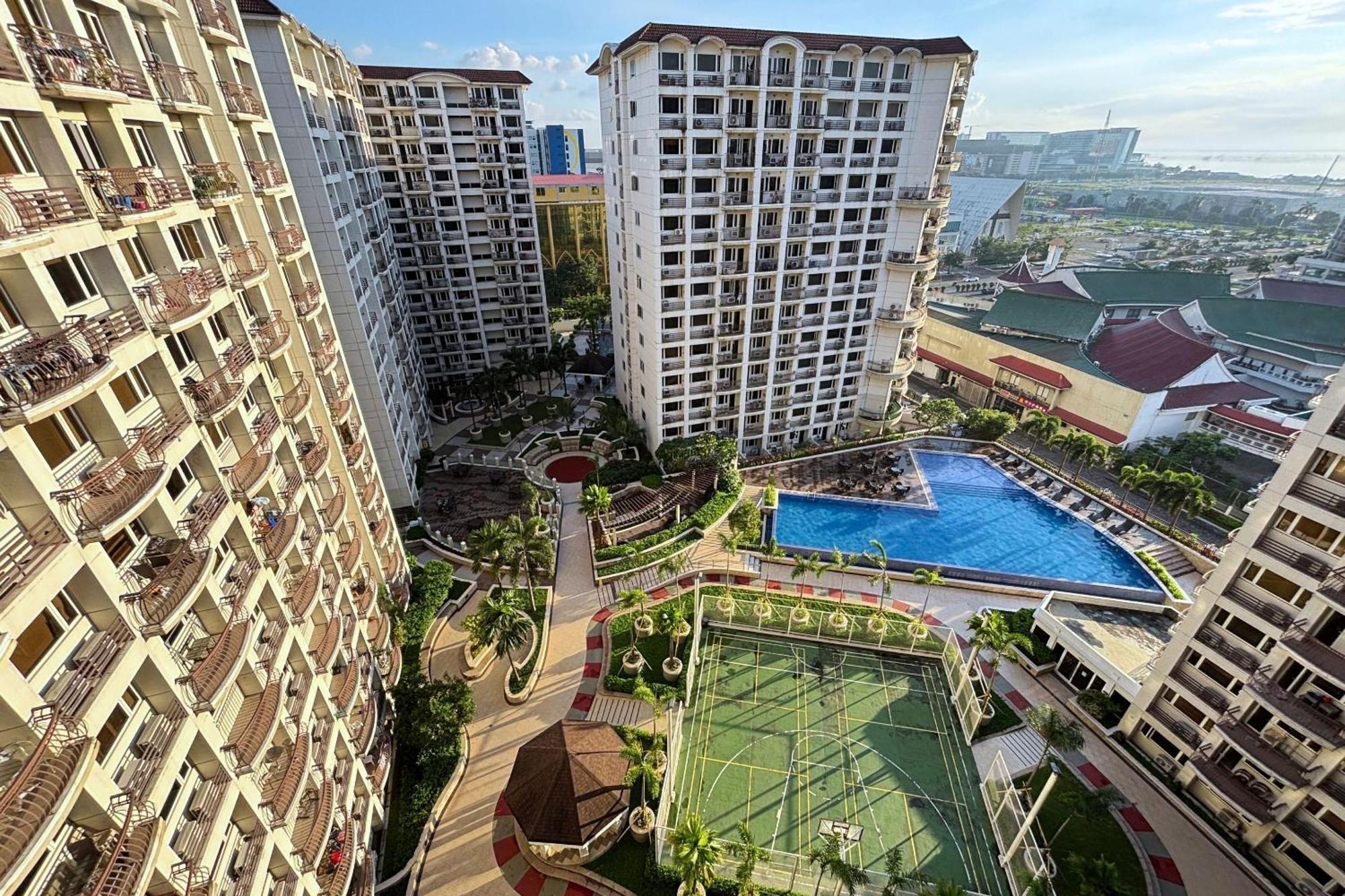 Extremeli Suites Manila Powered By Cocotel Exteriör bild