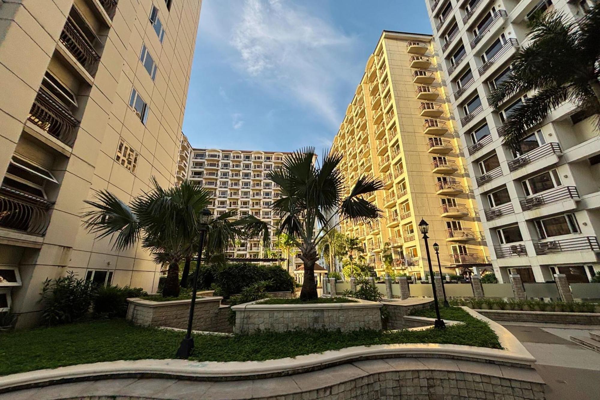 Extremeli Suites Manila Powered By Cocotel Exteriör bild