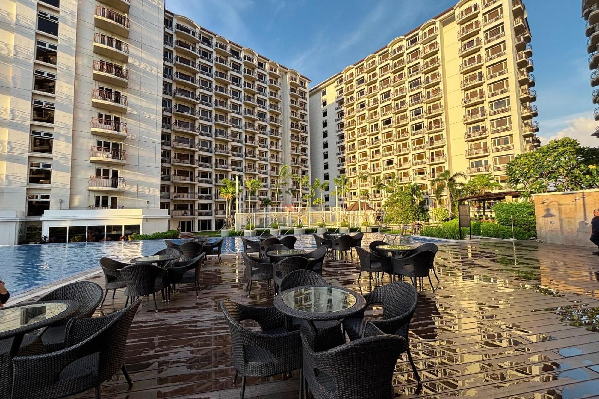 Extremeli Suites Manila Powered By Cocotel Exteriör bild