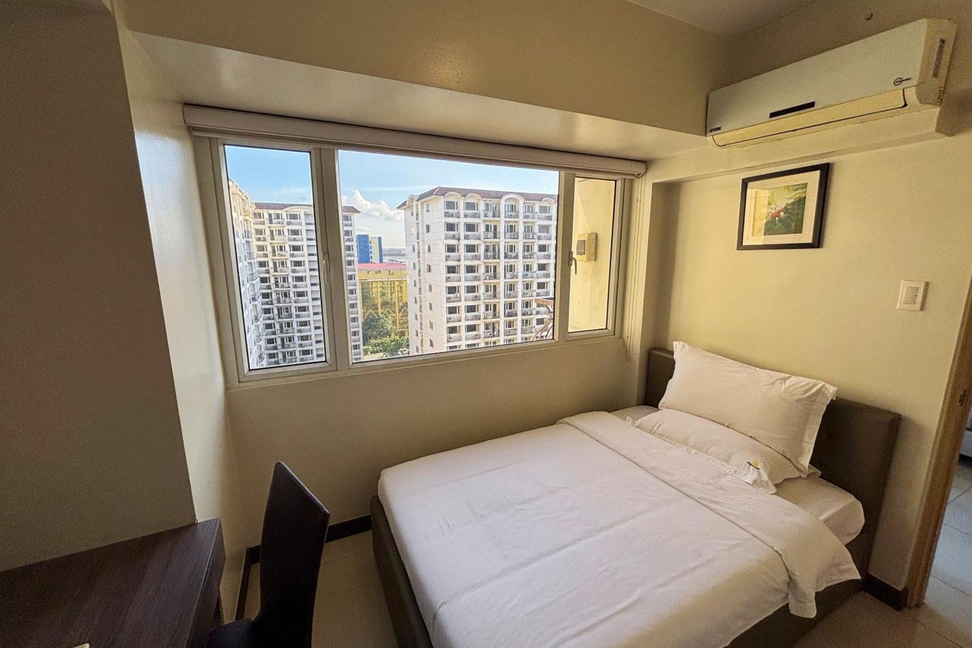 Extremeli Suites Manila Powered By Cocotel Exteriör bild