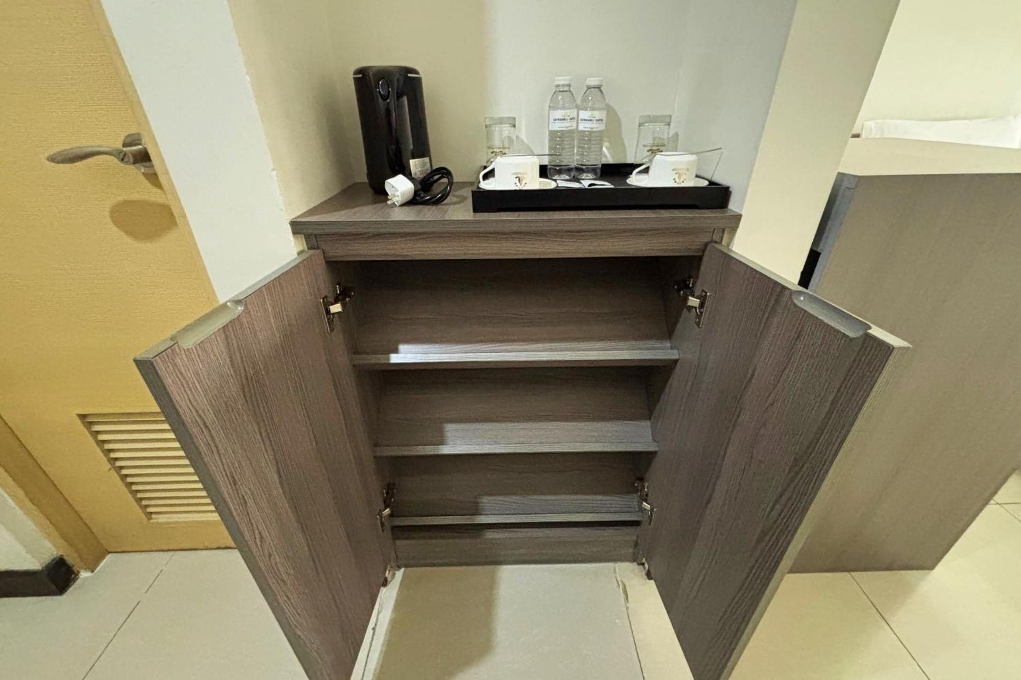 Extremeli Suites Manila Powered By Cocotel Rum bild